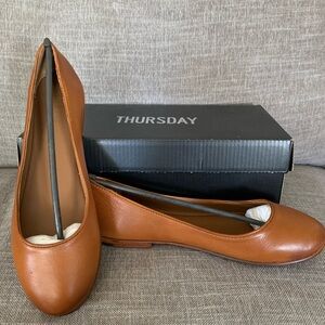 NIB 8.5 Thursday Boot leather Feliz ballet flats- toffee